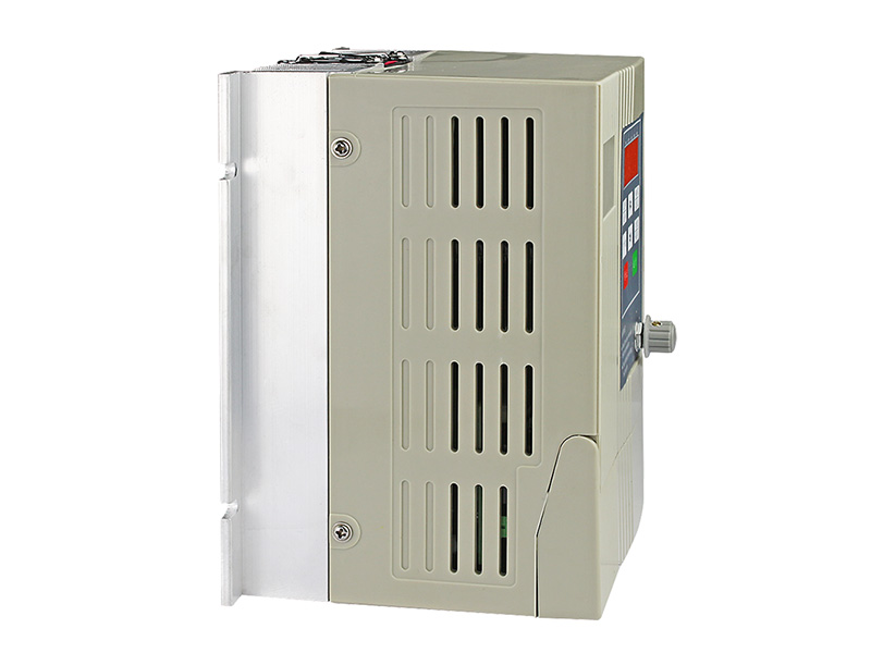 4000H通用變頻器，變頻器三相380V，變頻器廠(chǎng)家，電機(jī)變頻器